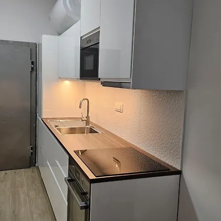 Memento With Private Bathrooms & Shared Kitchen Laibach