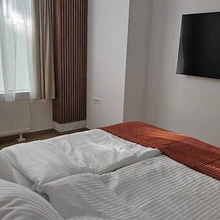 Apartment Memento With Private Bathrooms & Shared Kitchen Laibach