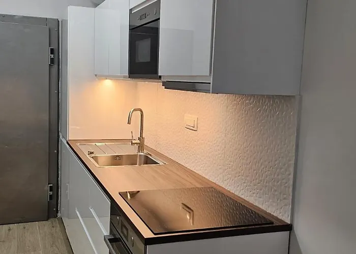 Memento With Private Bathrooms & Shared Kitchen Ljubljana