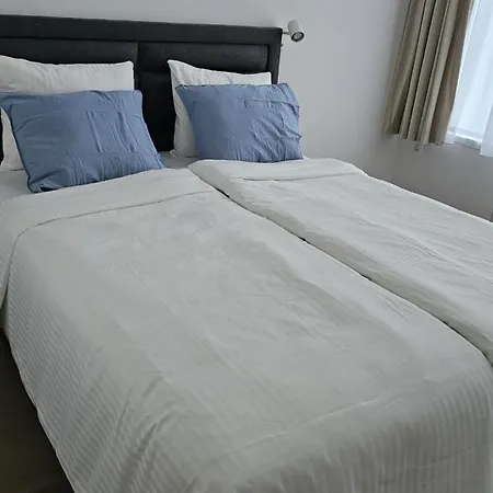 Memento With Private Bathrooms & Shared Kitchen * Ljubljana